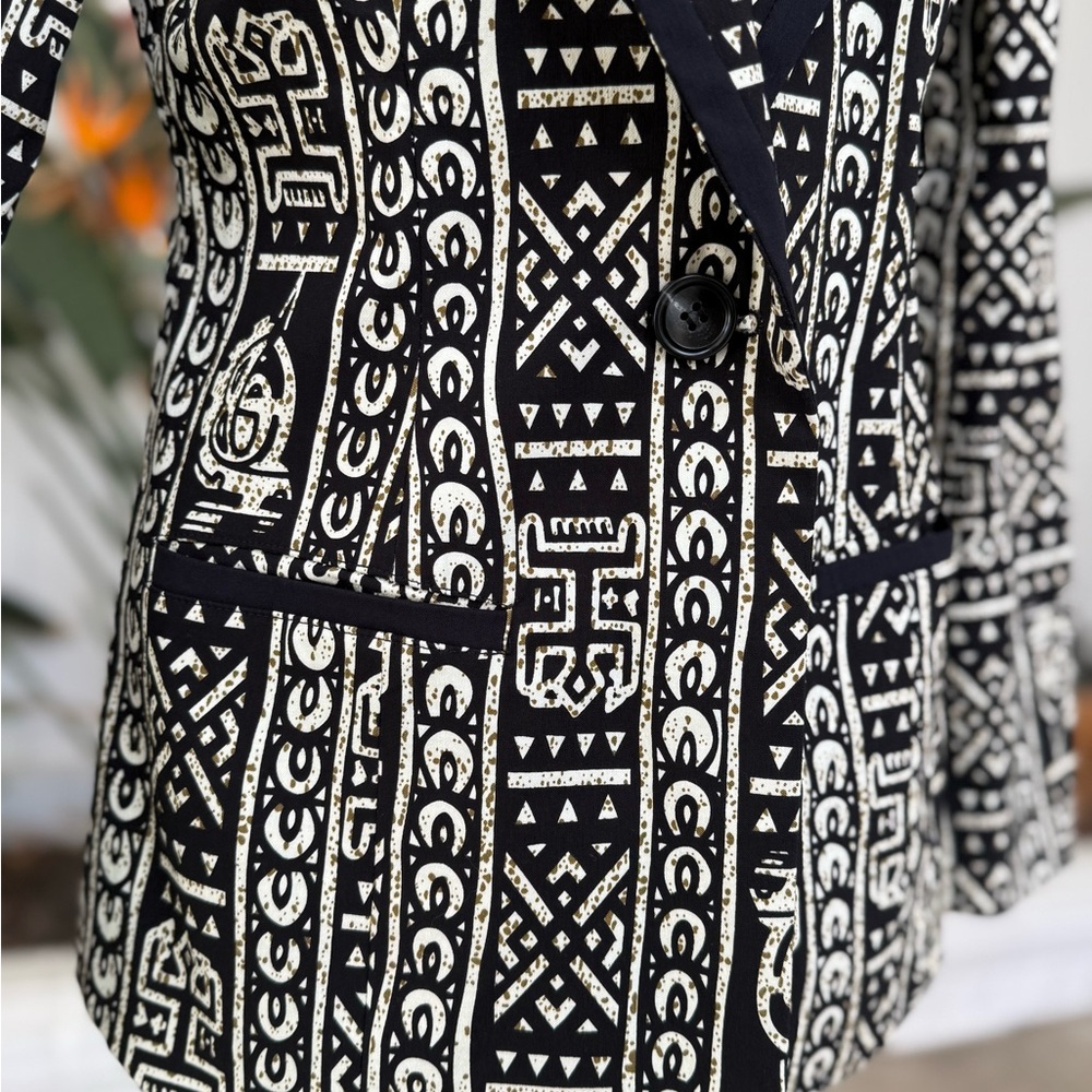 Black and White , and mustard Patterned tuxedo style Jacket elegant blazer - Picture 6 of 13